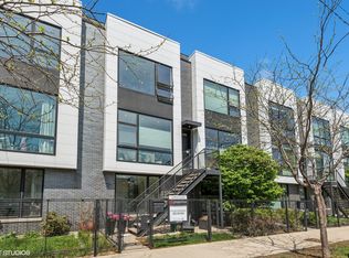 442 W Oak St, Chicago, IL 60610