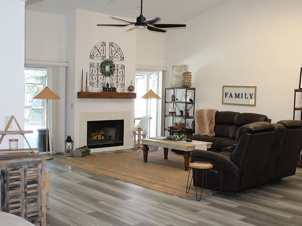 861 SE Celtic Ave, Port Saint Lucie, FL 34983