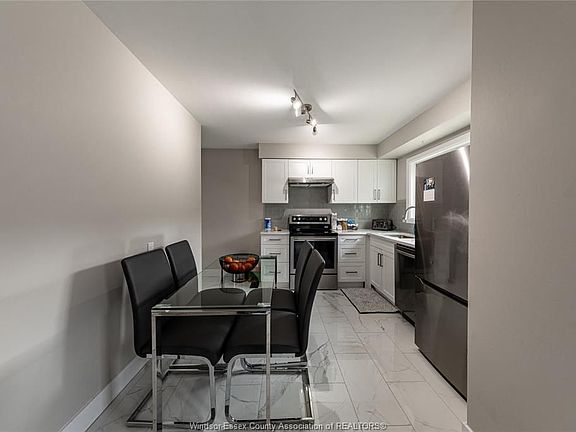 3rd image of 2785 Meadowbrook Ln