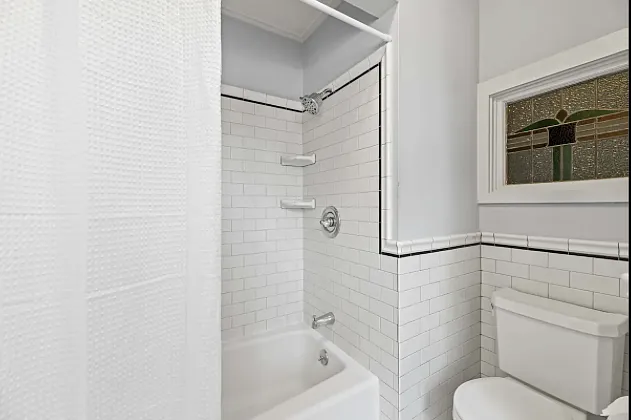 2336 Irwin St — Photo 23
