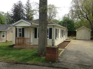 24 Hillcrest Ave, Budd Lake, NJ 07828