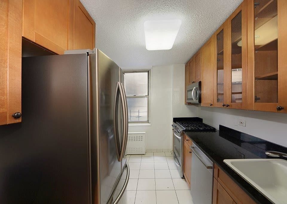 1st image of 166 E 34th St #1311