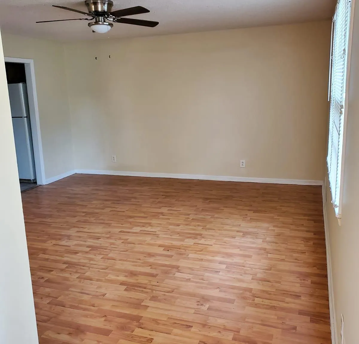 2 bed, 1.5 bath, 1000 sqft, $1,200 — Photo 3