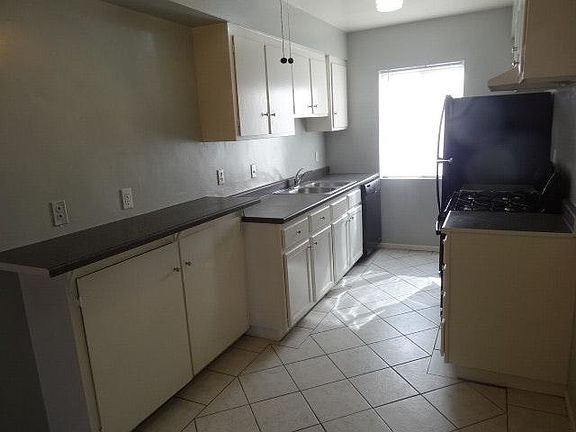 3rd image of 1512 E Florida St