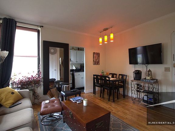 3rd image of 112 W 72nd St APT 10A