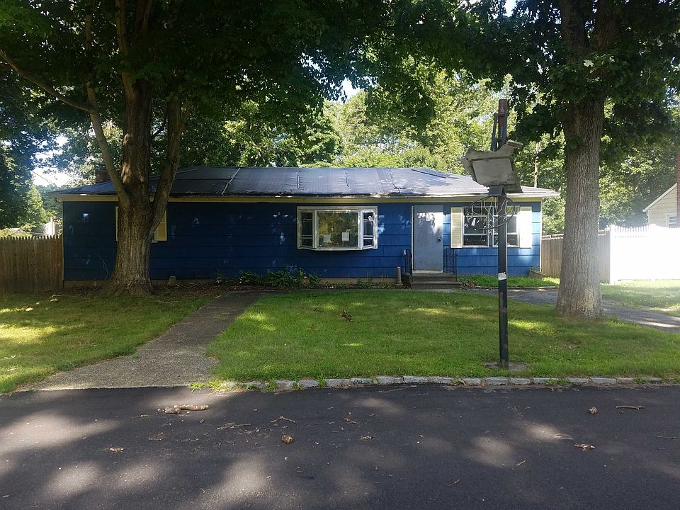 1st image of 7 White Oak St