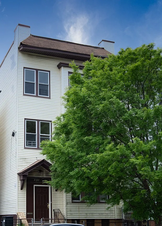 3 bed, $2,000 — Photo 3