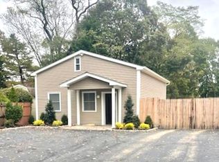 1611 Manatuck Blvd #3, Bay Shore, NY 11706