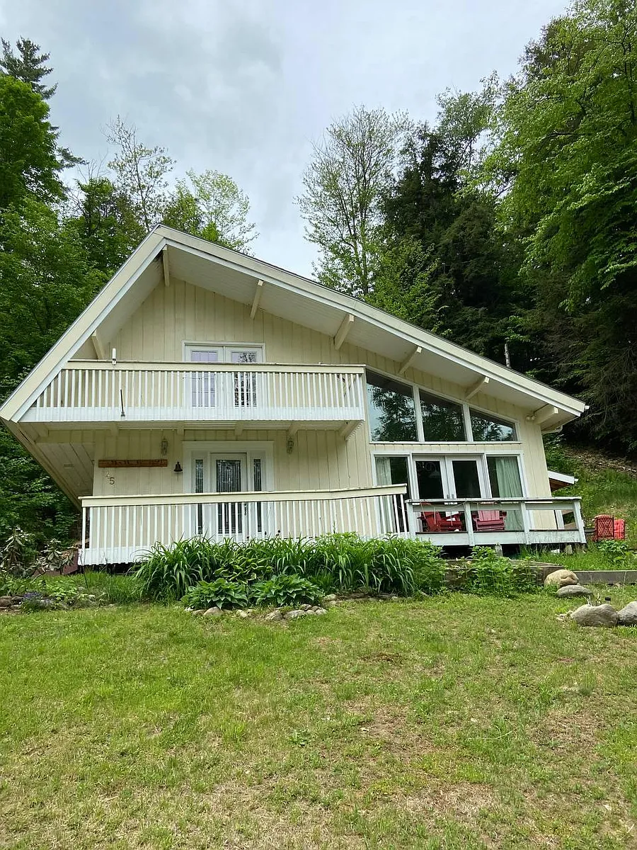 Building Photo - Lower Pines Rd