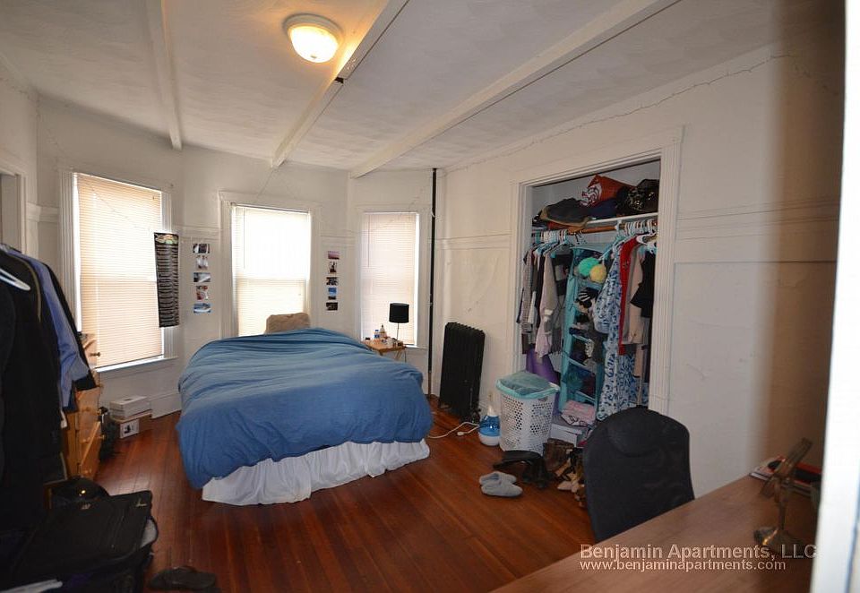 2nd image of 40 Brainerd Rd #1R