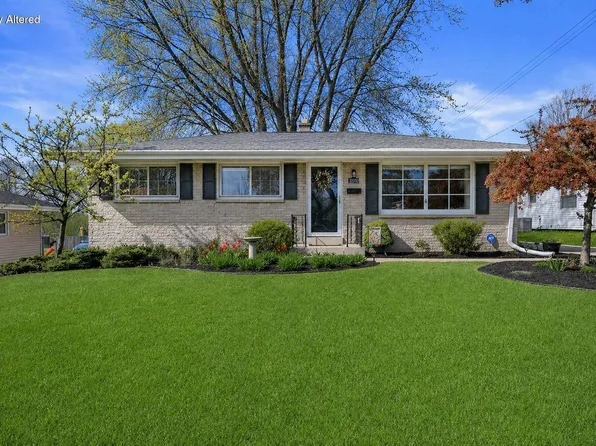 10810 W Harvest LANE, Milwaukee, WI 53225