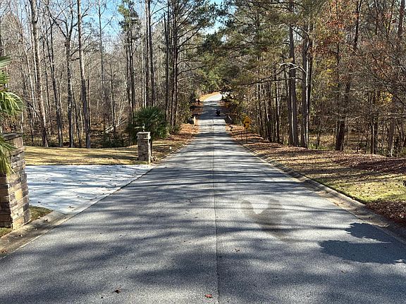 4th image of 243 Smokerise Trce