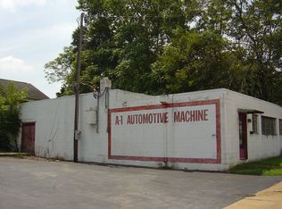 203 W Murphy St, Madison, NC 27025