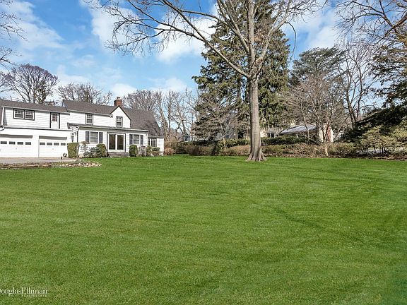 3rd image of 6 Terrace Dr