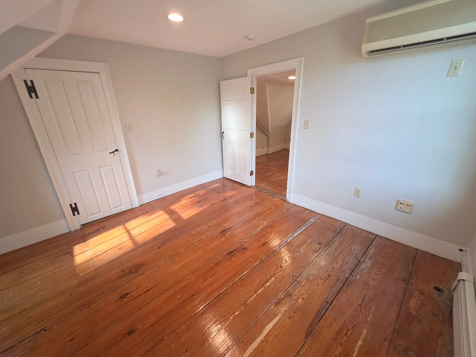 Studio, 2831 sqft, $700 — Photo 1