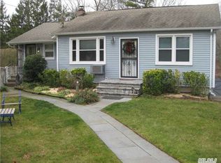 14 Yaphank Middle Island Rd, Middle Island, NY 11953