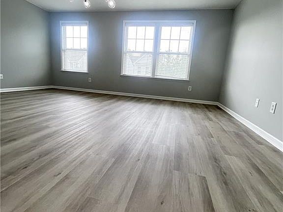 4th image of 2390 Autumn Mist Dr