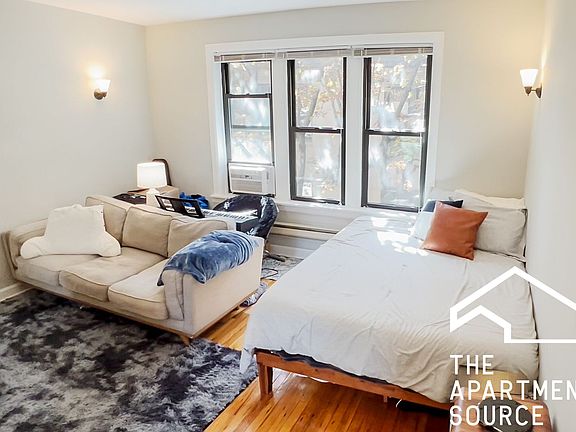 4th image of 619 W Melrose St APT D3