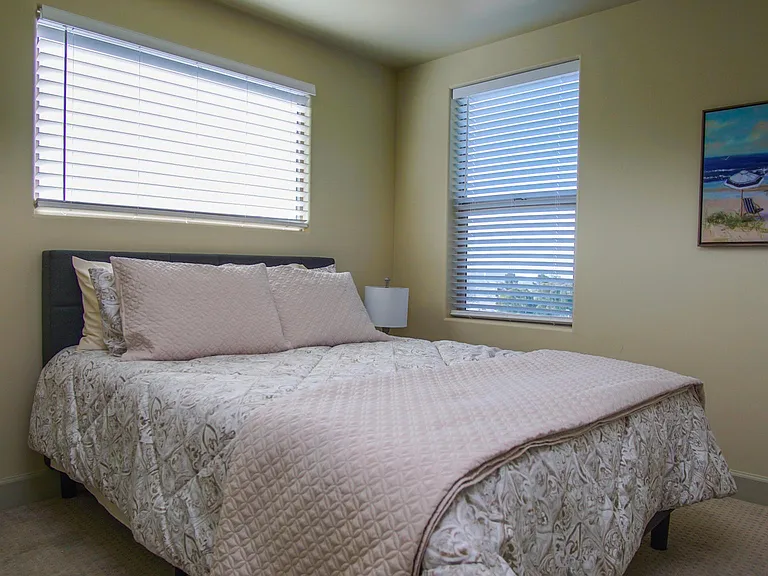1005 Canyon Ln — Photo 24