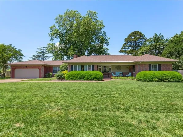 103 Red Point Dr, Smithfield, VA 23430