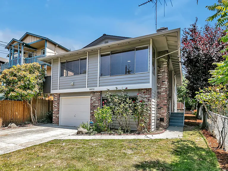 8832 20th Ave SW — Photo 2