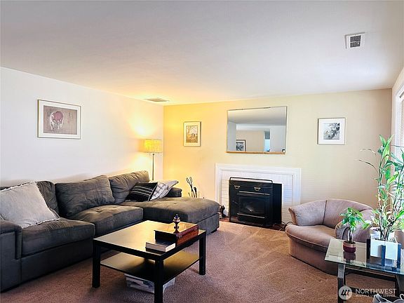 5th image of 15326 Ashworth Place N