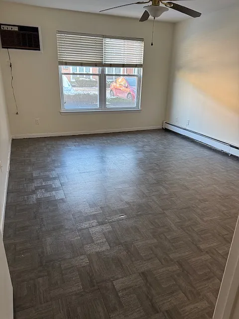 1 bed, 883 sqft, $2,100 — Photo 2