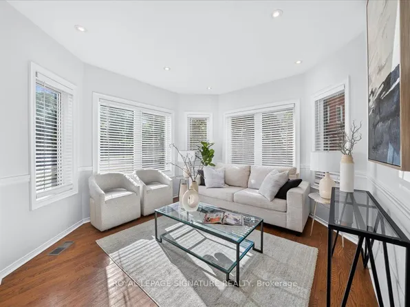 735 New Westminster Dr #59, Vaughan, ON L4J 7Y9