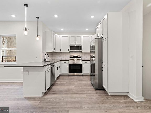 2nd image of 1721 N 21st St #B