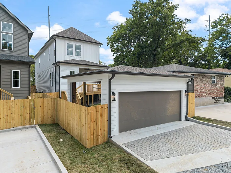 2830 Clifton Ave — Photo 5