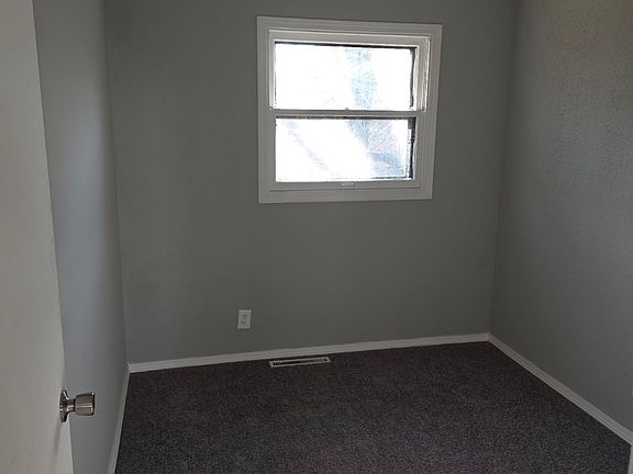 5th image of 35 Kaydon Dr