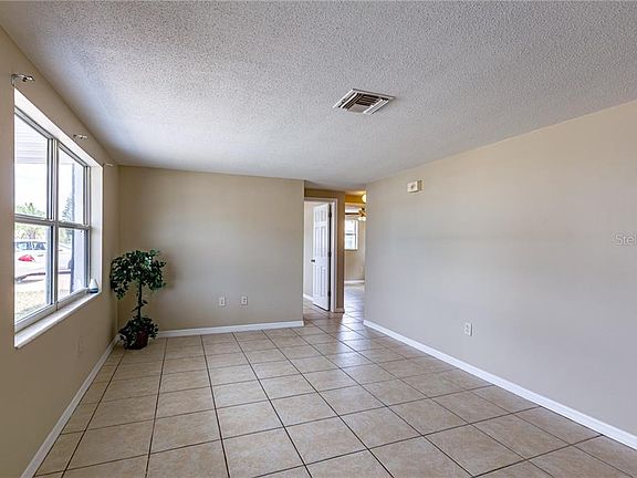 5th image of 4816 Mirage Ave