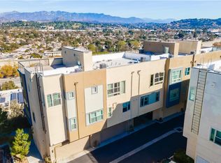 2753 Waverly Dr APT 403, Los Angeles, CA 90039
