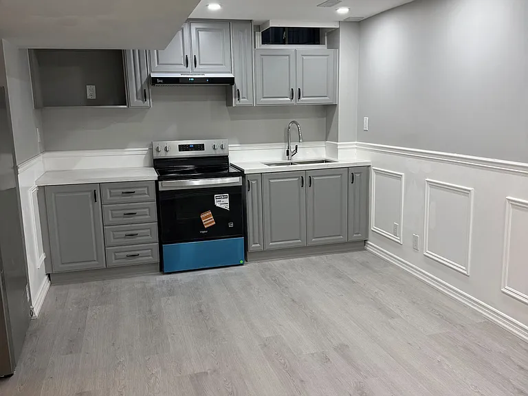 327 Mantle Ave #BASEMENT — Photo 2