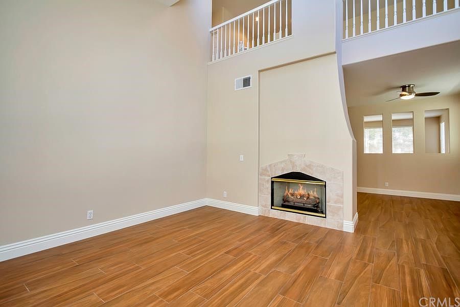 1st image of 33 Wellington Pl