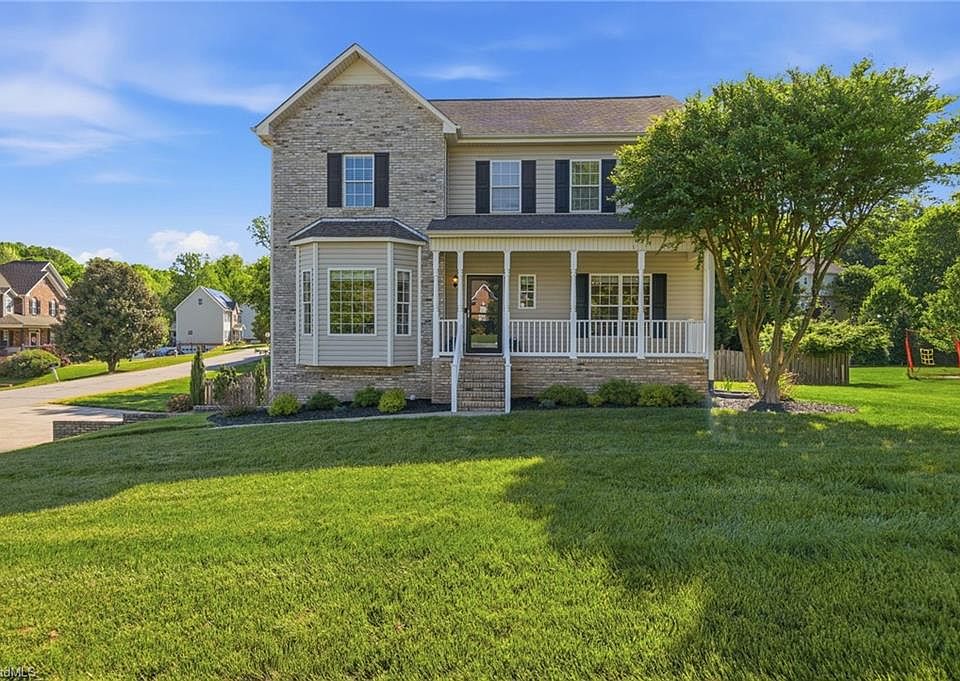 1st image of 105 Honeyridge Ct