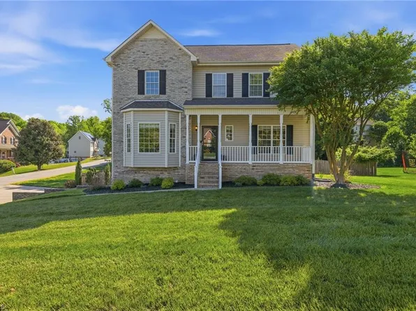 105 Honeyridge Ct, Lewisville, NC 27023