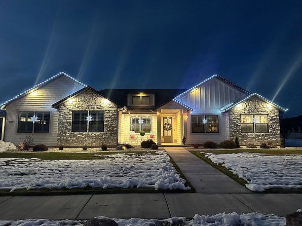 888 W Torrey Pines Dr