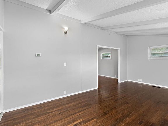 5th image of 5217 Norton Ave