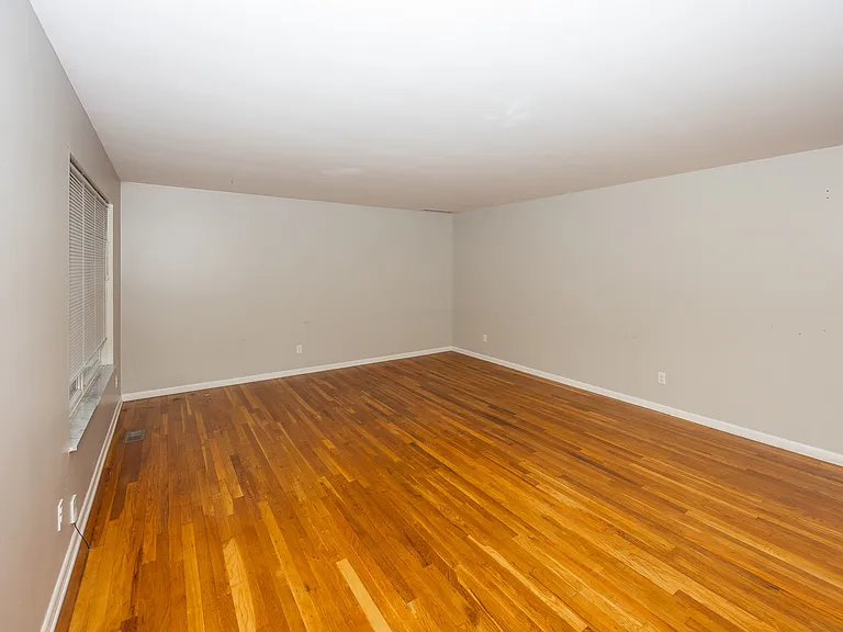 628 Ash Dr — Photo 4