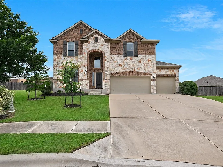 1117 Arvada Dr — Photo 1