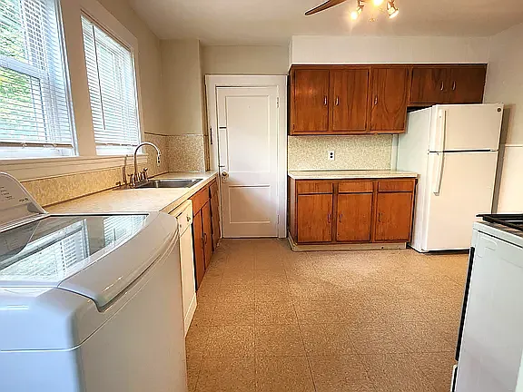 119 Nottinghill Rd #1 — Photo 9