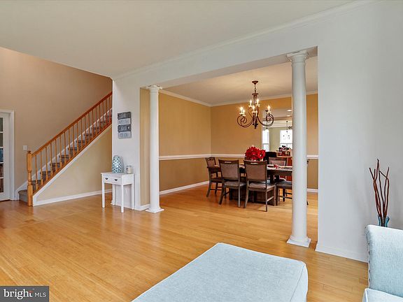 4th image of 853 Shannon Dr N