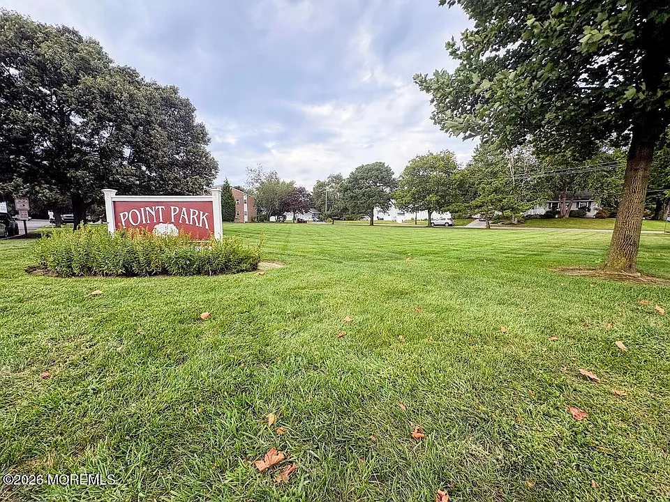 601 Mistletoe Ave #16
