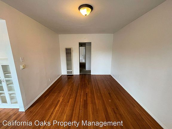 5th image of 477 S Evergreen Dr