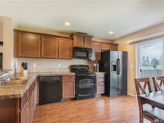 4th image of 2513 193rd St E
