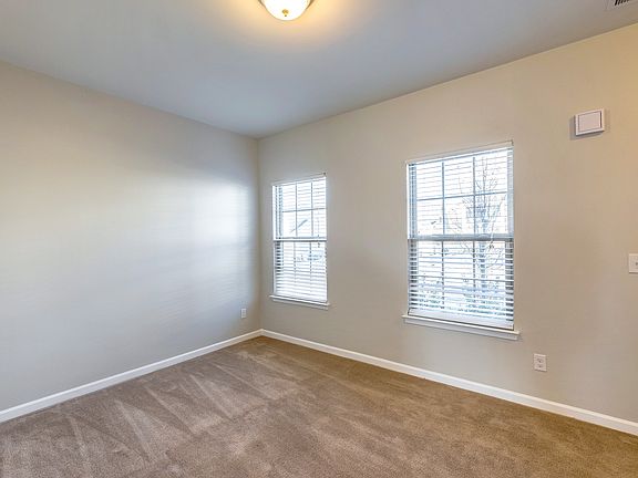 5th image of 475 Parmley Dr