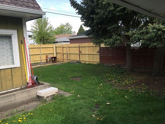 2nd image of 3604 Emerson St