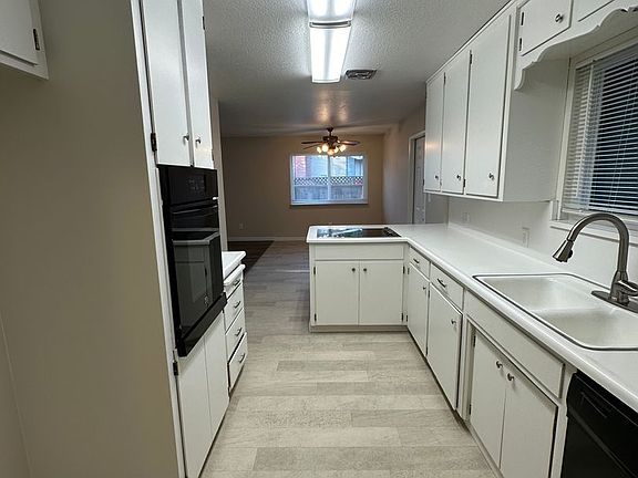 4th image of 1424 Kent Way