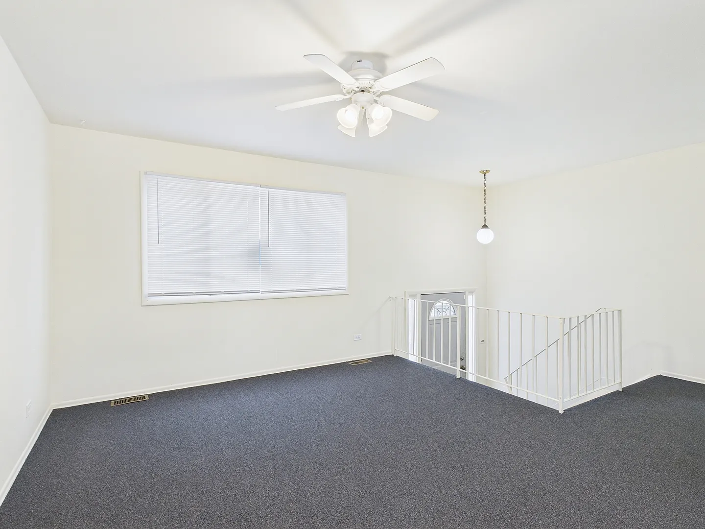 4 bed, 1638 sqft, $2,900 — Photo 3